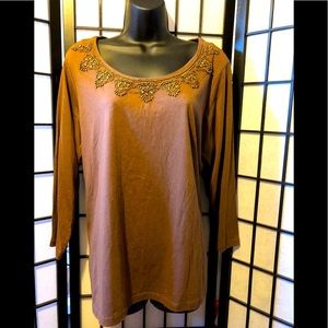 ❤️HP❤️New Brown t-shirt material top with bronze beading at neckline.